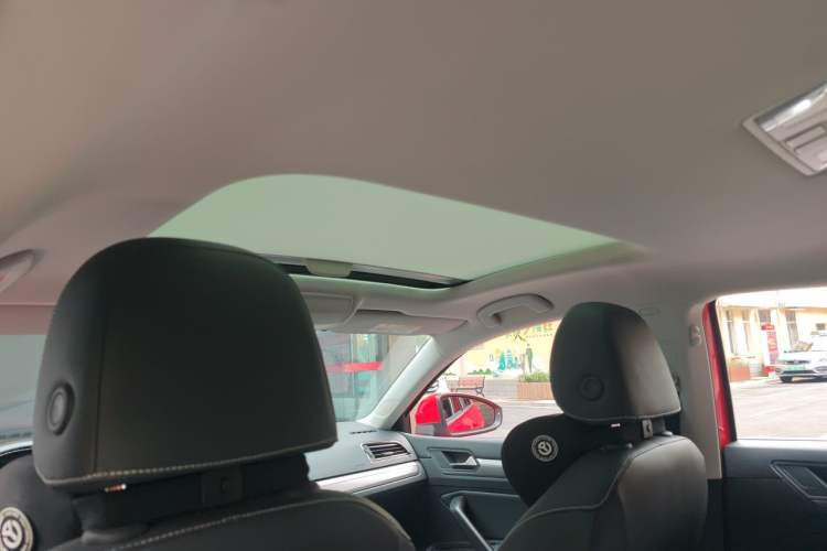 Used Volkswagen Lamando 2019 280TSI DSG Comfort Edition China VI standard Headliner