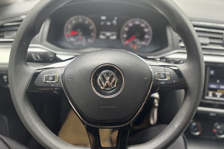 Used Volkswagen Lamando 2019 230TSI DSG Fashion Edition China V Standard Interior 1