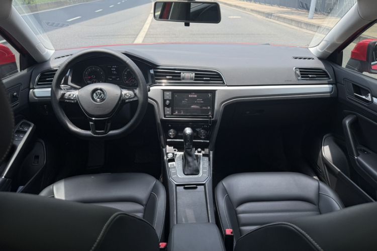 Used Volkswagen Lamando 2019 280TSI DSG Comfort Edition China VI standard Interior 4