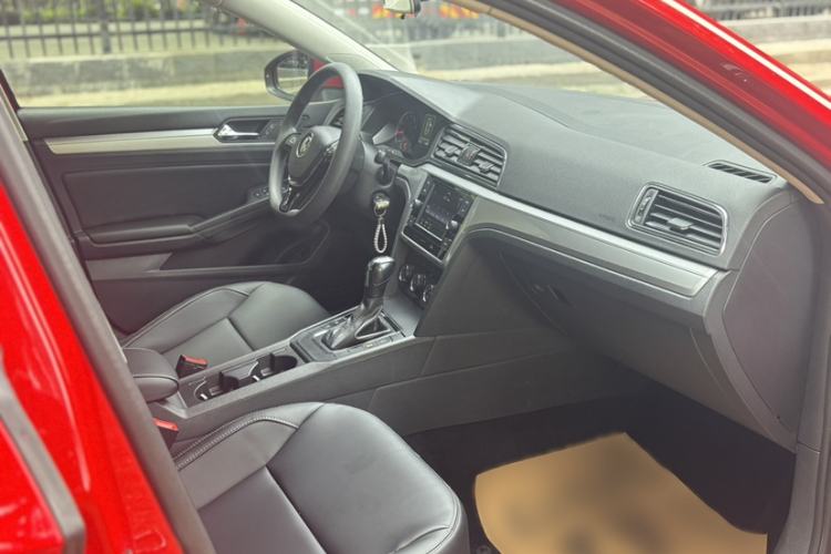 Used Volkswagen Lamando 2019 230TSI DSG Fashion Edition China V Standard Interior 4