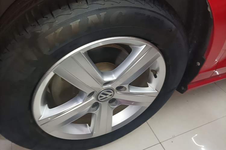 Used Volkswagen Lamando 2019 230TSI DSG Fashion Edition China V Standard Left Front Wheel Hub