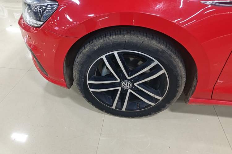 Used Volkswagen Lamando 2019 280TSI DSG Comfort Edition China VI standard Left Front Wheel Hub