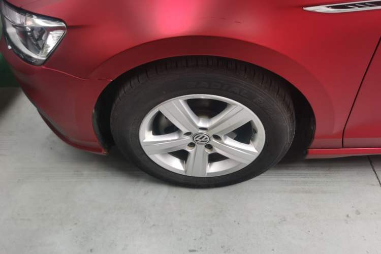 Used Volkswagen Lamando 2019 230TSI DSG Fashion Edition China V Standard Left Front Wheel Hub