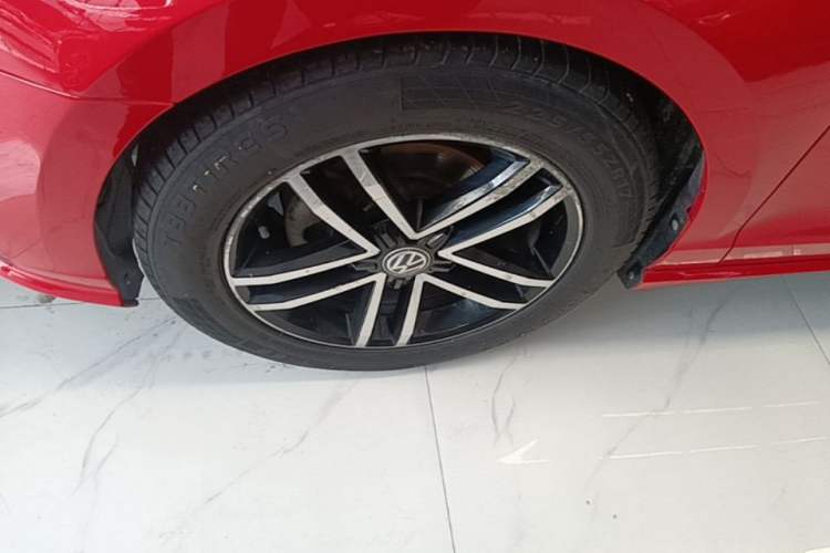 Used Volkswagen Lamando 2019 280TSI DSG Comfort Edition China V Standard Left Front Wheel Hub