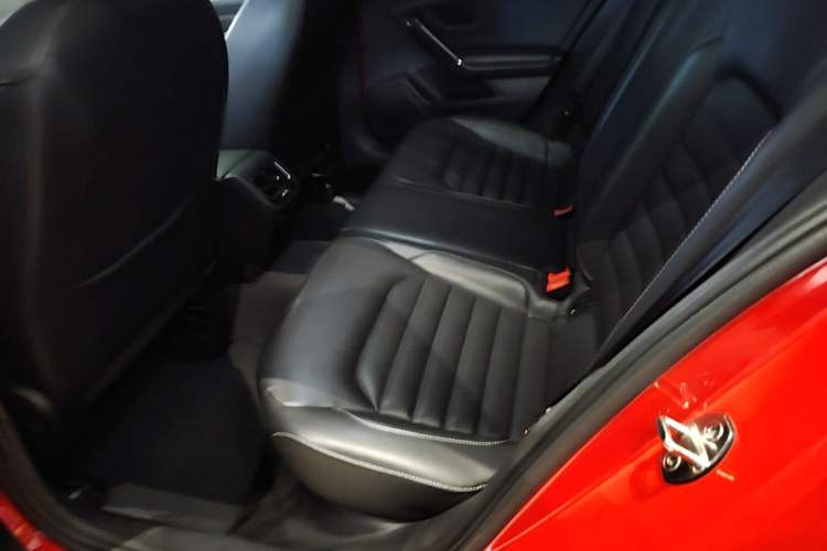 Used Volkswagen Lamando 2019 280TSI DSG Comfort Edition China VI standard Left Rear Seat