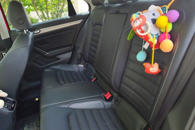 Used Volkswagen Lamando 2019 280TSI DSG Comfort Edition China VI standard Left Rear Seat