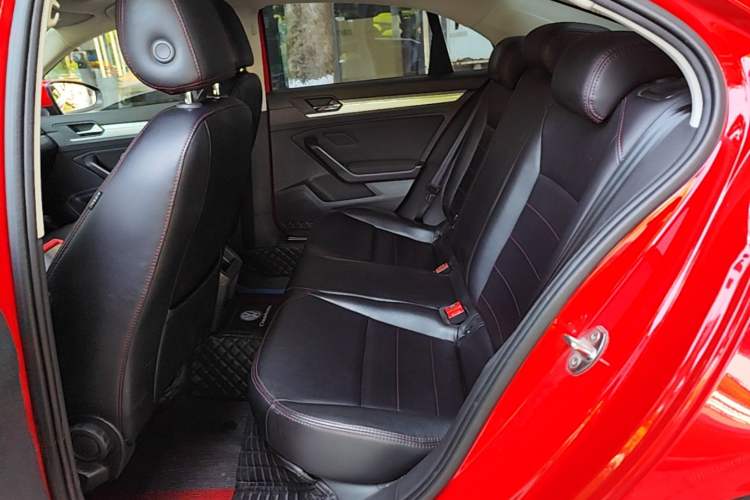 Used Volkswagen Lamando 2019 230TSI DSG Fashion Edition China V Standard Left Rear Seat