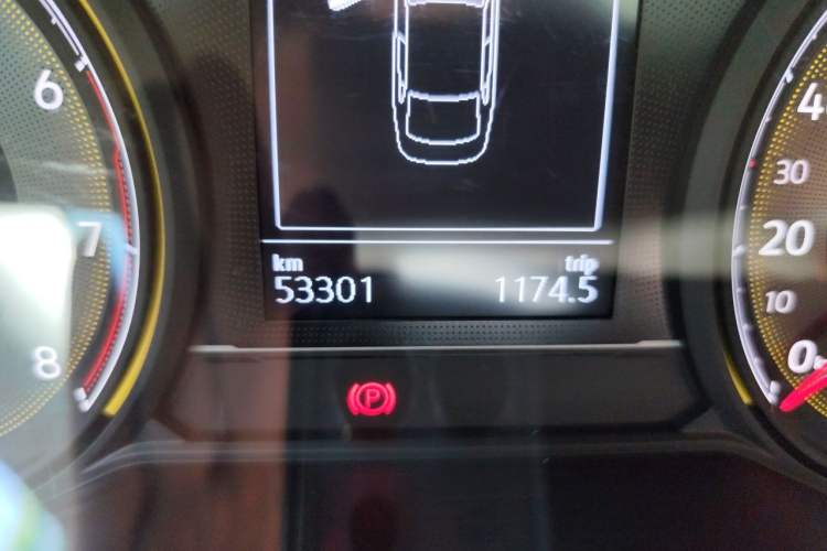 Used Volkswagen Lamando 2019 280TSI DSG Comfort Edition China VI standard Odometer Close Up