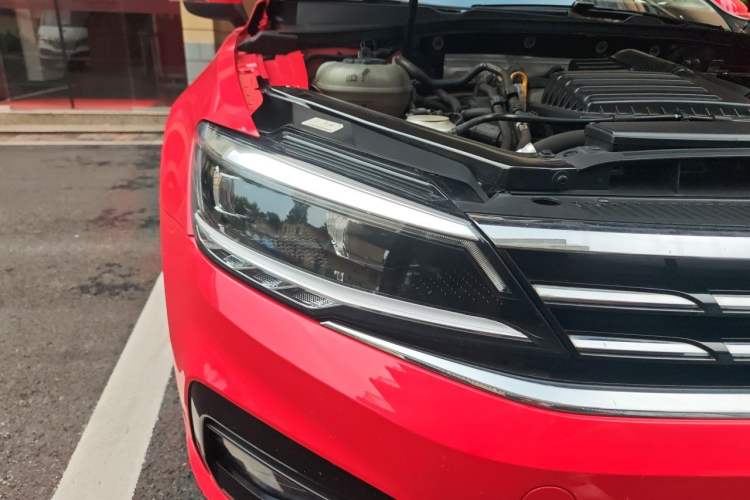 Used Volkswagen Lamando 2019 280TSI DSG Comfort Edition China VI standard Right Front Headlight
