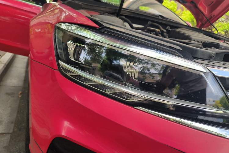 Used Volkswagen Lamando 2019 280TSI DSG Comfort Edition China VI standard Right Front Headlight