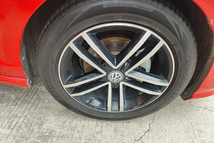 Used Volkswagen Lamando 2019 280TSI DSG Comfort Edition China V Standard Right Front Wheel Hub
