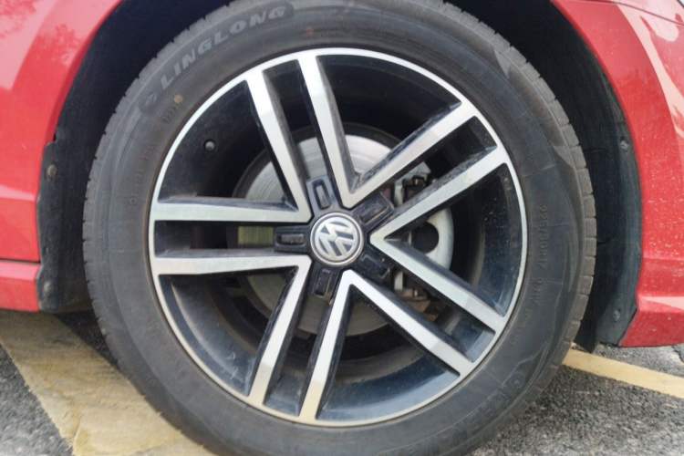 Used Volkswagen Lamando 2019 280TSI DSG Comfort Edition China V Standard Right Front Wheel Hub