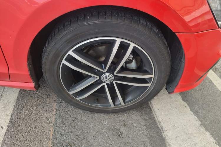 Used Volkswagen Lamando 2019 280TSI DSG Comfort Edition China V Standard Right Front Wheel Hub
