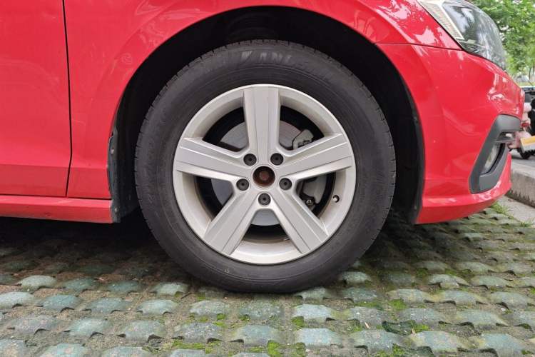 Used Volkswagen Lamando 2019 230TSI DSG Fashion Edition China V Standard Right Front Wheel Hub