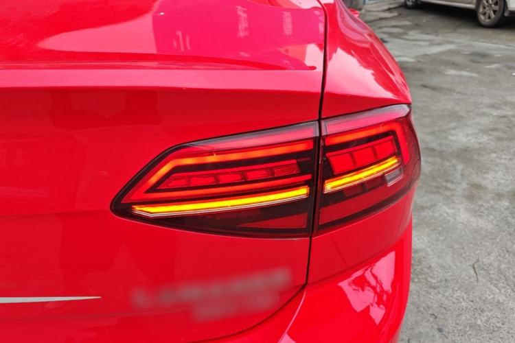 Used Volkswagen Lamando 2019 280TSI DSG Comfort Edition China VI standard Right Rear Taillight