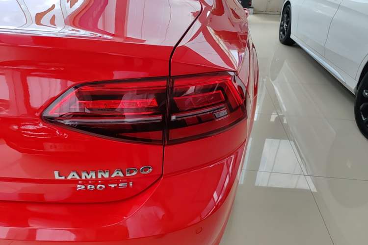 Used Volkswagen Lamando 2019 280TSI DSG Comfort Edition China VI standard Right Rear Taillight