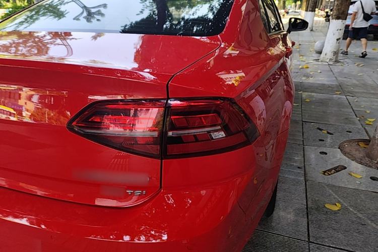 Used Volkswagen Lamando 2019 230TSI DSG Fashion Edition China V Standard Right Rear Taillight