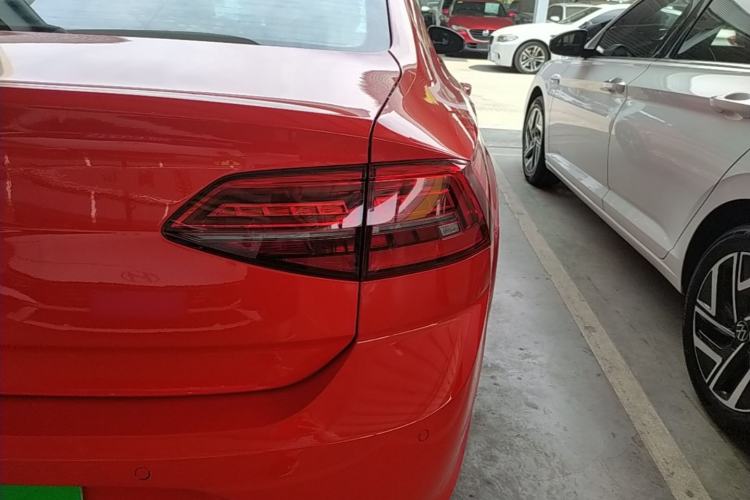 Used Volkswagen Lamando 2019 230TSI DSG Fashion Edition China V Standard Right Rear Taillight