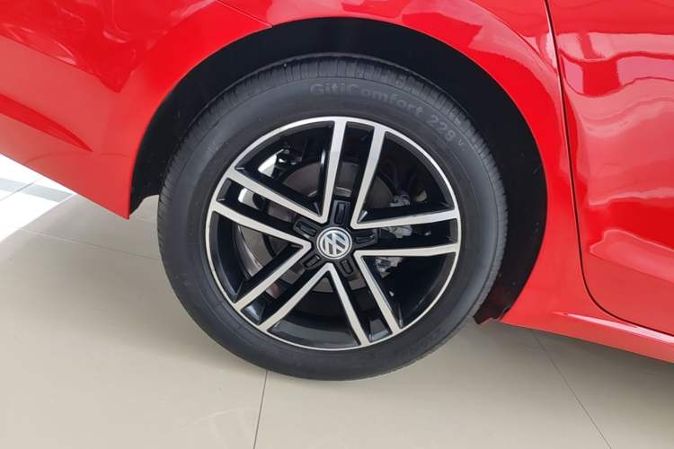 Used Volkswagen Lamando 2019 280TSI DSG Comfort Edition China VI standard Right Rear Wheel Hub