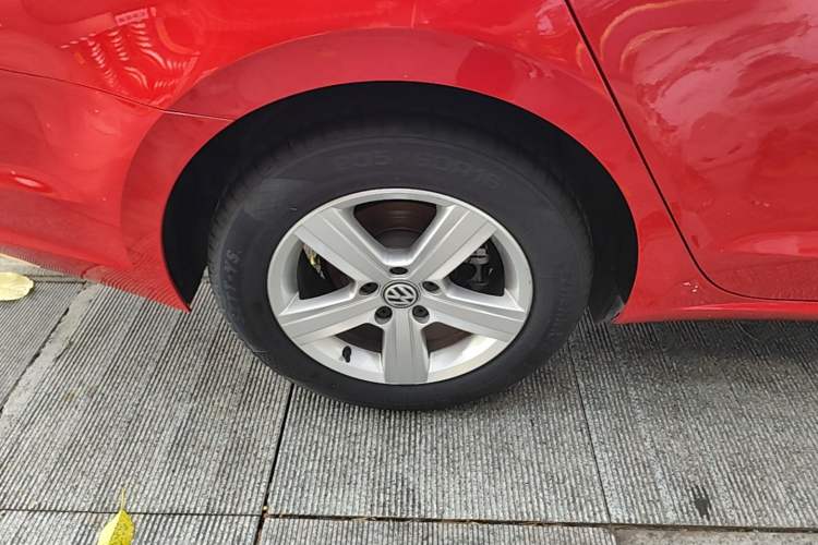 Used Volkswagen Lamando 2019 230TSI DSG Fashion Edition China V Standard Right Rear Wheel Hub
