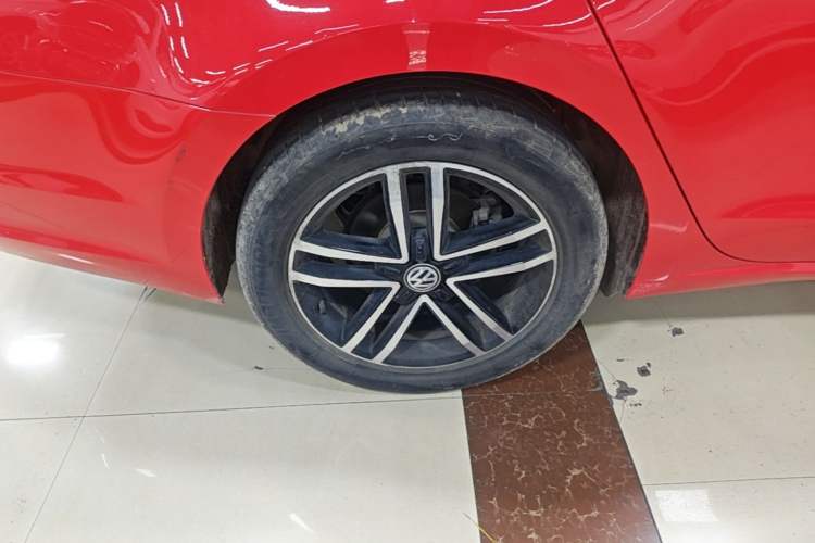 Used Volkswagen Lamando 2019 280TSI DSG Comfort Edition China VI standard Right Rear Wheel Hub