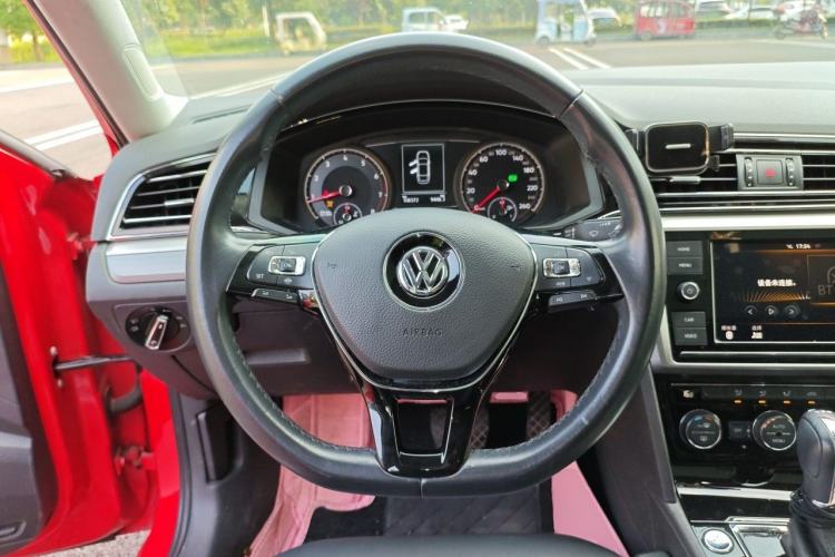 Used Volkswagen Lamando 2019 280TSI DSG Comfort Edition China VI standard Steering Wheel