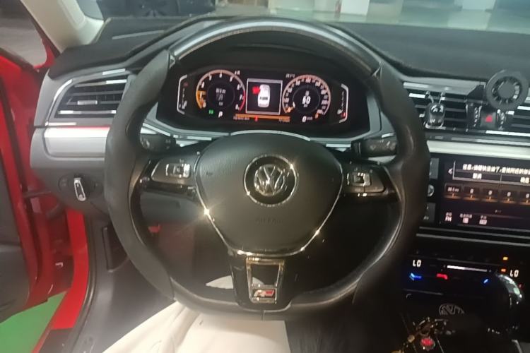 Used Volkswagen Lamando 2019 230TSI DSG Fashion Edition China VI Steering Wheel