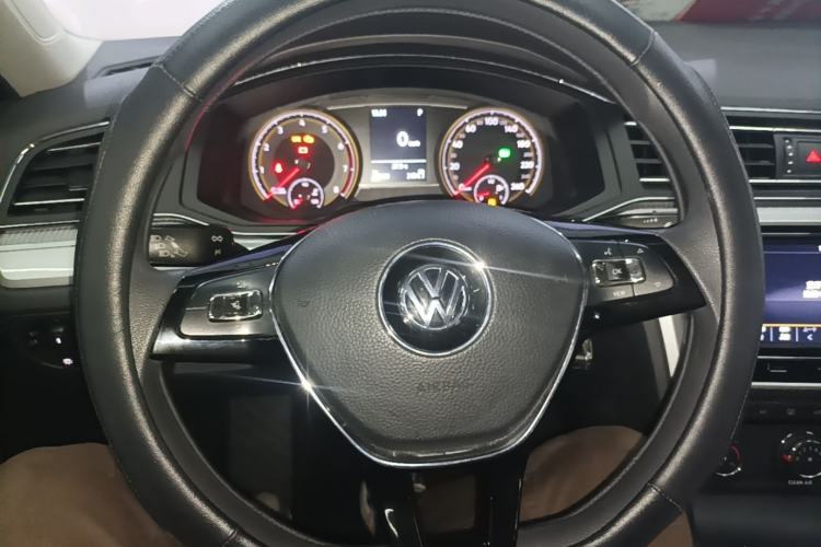 Used Volkswagen Lamando 2019 230TSI DSG Fashion Edition China V Standard Steering Wheel