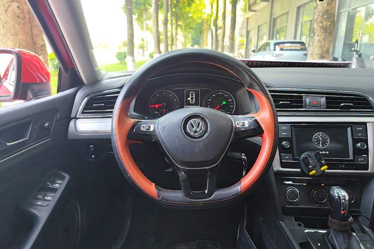 Used Volkswagen Lamando 2019 230TSI DSG Fashion Edition China V Standard Steering Wheel