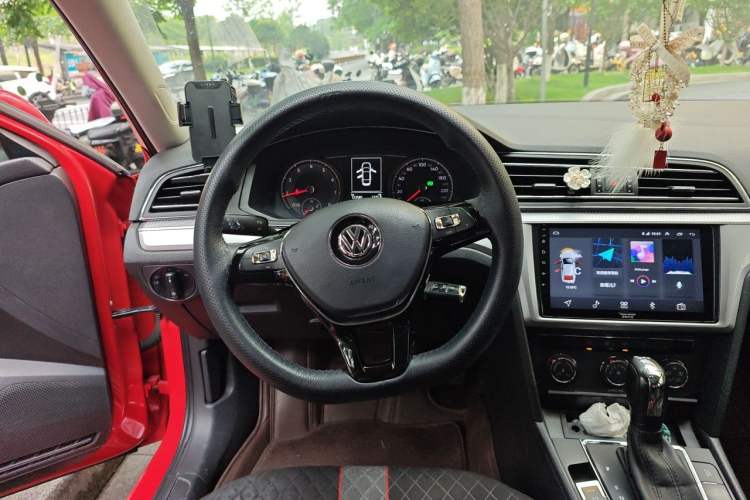 Used Volkswagen Lamando 2019 230TSI DSG Fashion Edition China V Standard Steering Wheel