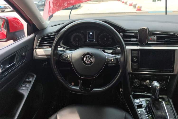Used Volkswagen Lamando 2019 280TSI DSG Comfort Edition China VI standard Steering Wheel