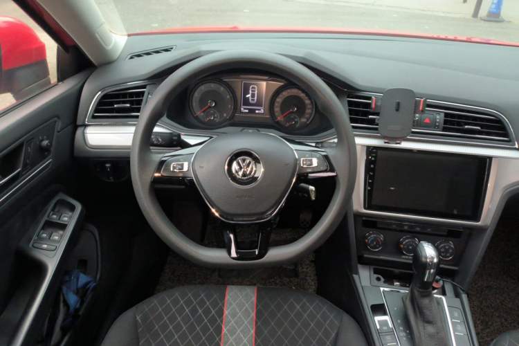 Used Volkswagen Lamando 2019 230TSI DSG Fashion Edition China V Standard Steering Wheel