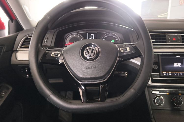 Used Volkswagen Lamando 2019 230TSI DSG Fashion Edition China V Standard Steering Wheel