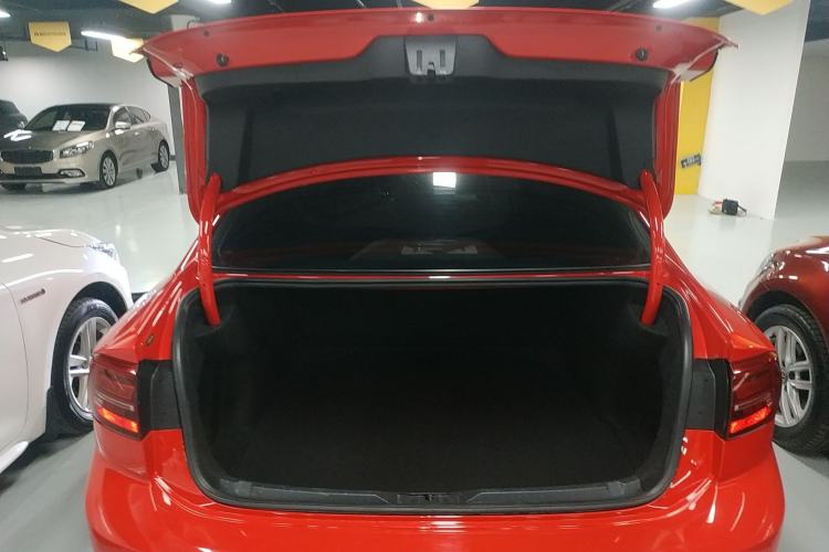 Used Volkswagen Lamando 2019 230TSI DSG Fashion Edition China V Standard Trunk