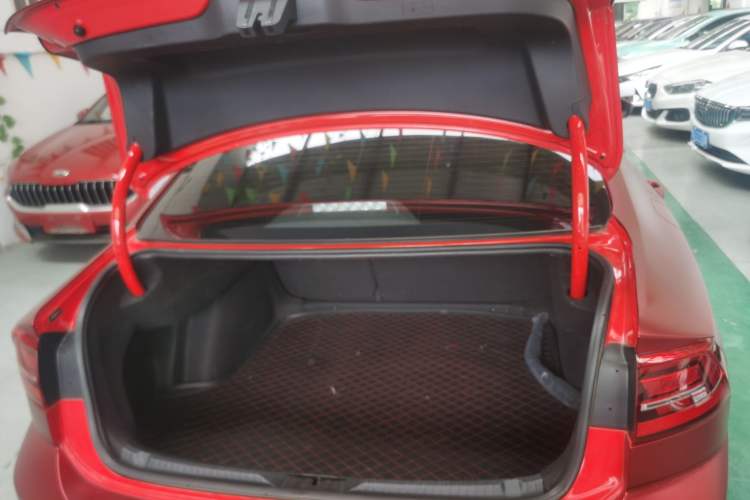 Used Volkswagen Lamando 2019 230TSI DSG Fashion Edition China V Standard Trunk