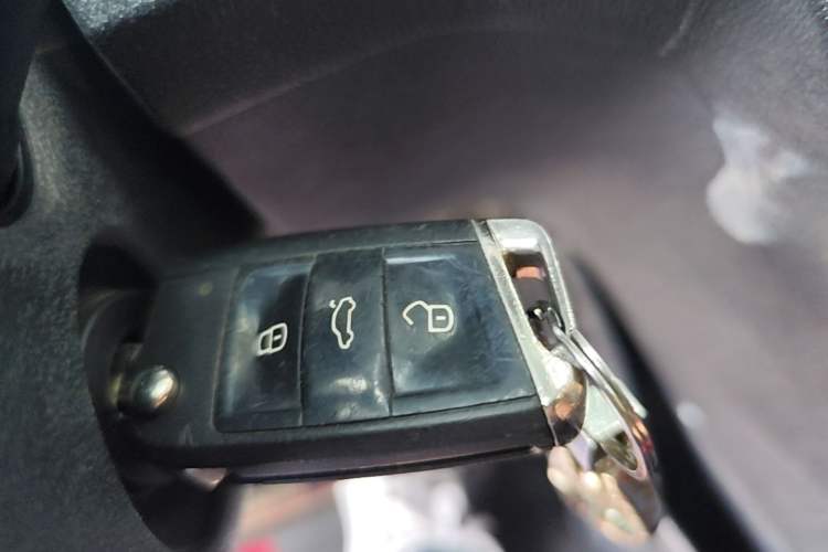 Used Volkswagen Lamando 2019 230TSI DSG Fashion Edition China V Standard Vehicle Key