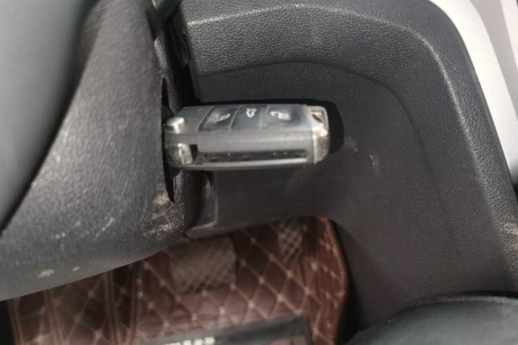 Used Volkswagen Lamando 2019 230TSI DSG Fashion Edition China V Standard Vehicle Key