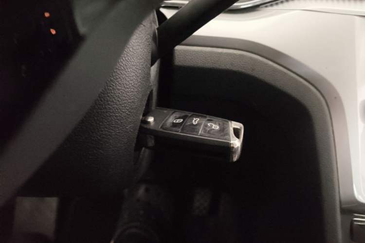 Used Volkswagen Lamando 2019 230TSI DSG Fashion Edition China V Standard Vehicle Key