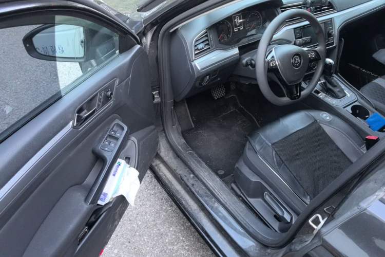 Used Volkswagen Lamando 2019 230TSI DSG Fashion Edition China V Standard Driver Seat