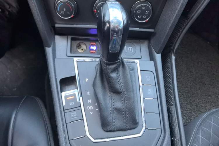 Used Volkswagen Lamando 2019 230TSI DSG Fashion Edition China V Standard Gear Lever