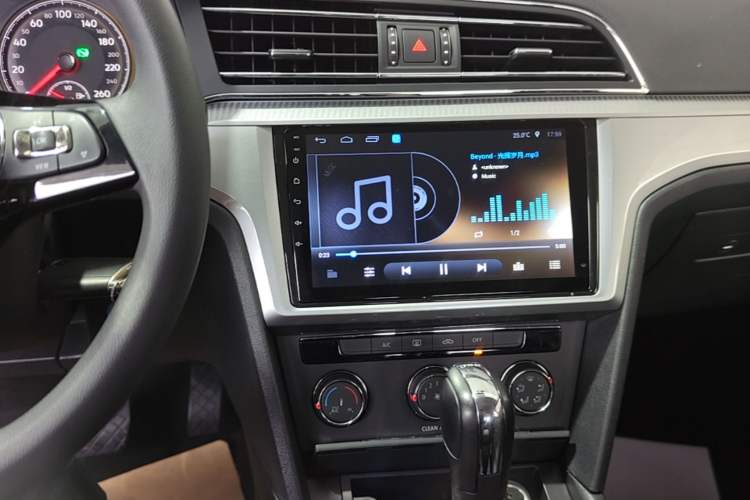 Used Volkswagen Lamando 2019 230TSI DSG Fashion Edition China V Standard Audio And AC Panel