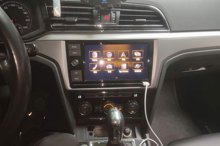 Used Volkswagen Lamando 2019 280TSI DSG Comfort Edition China VI standard Audio And AC Panel
