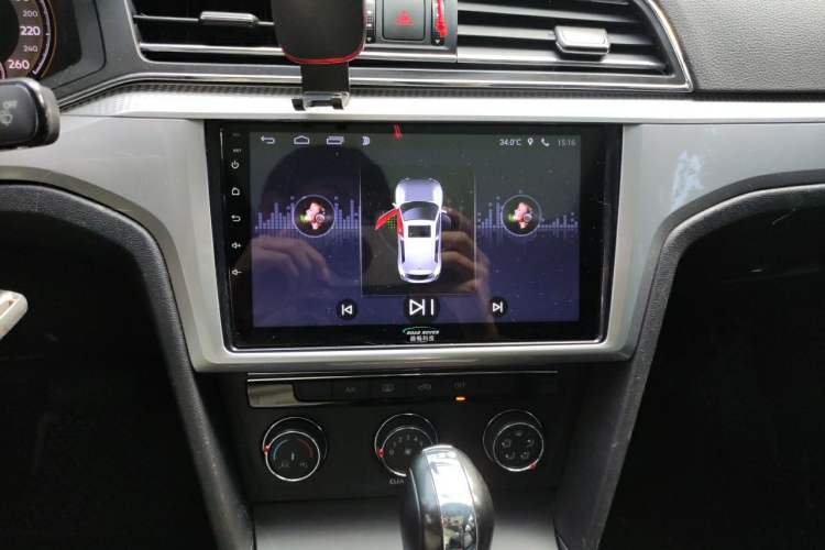 Used Volkswagen Lamando 2019 230TSI DSG Fashion Edition China V Standard Audio And AC Panel