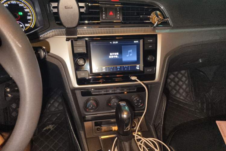 Used Volkswagen Lamando 2019 230TSI DSG Fashion Edition China V Standard Audio And AC Panel