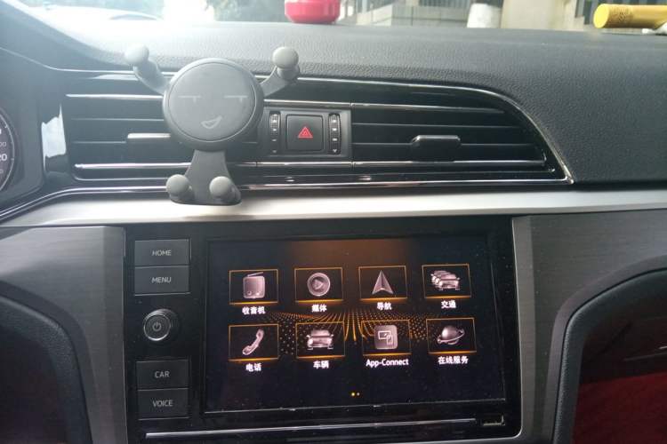 Used Volkswagen Lamando 2019 280TSI DSG Comfort Edition China V Standard Audio And AC Panel
