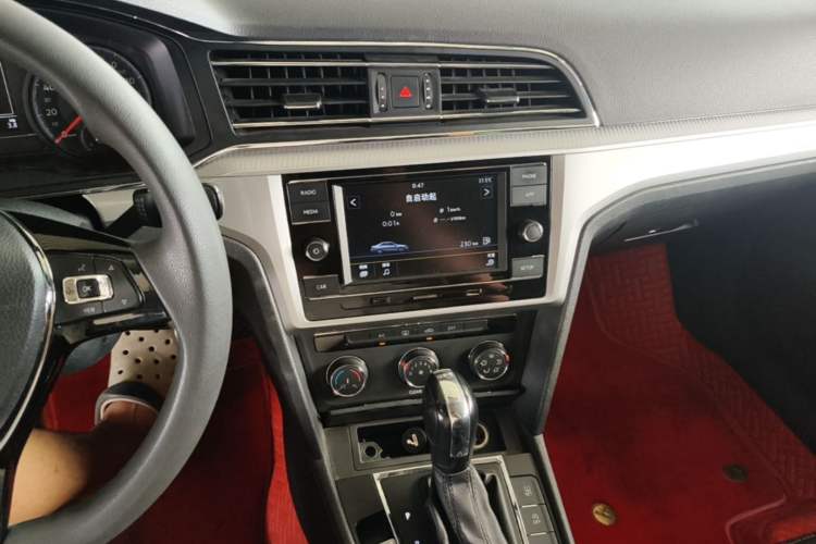 Used Volkswagen Lamando 2019 230TSI DSG Fashion Edition China VI Audio And AC Panel