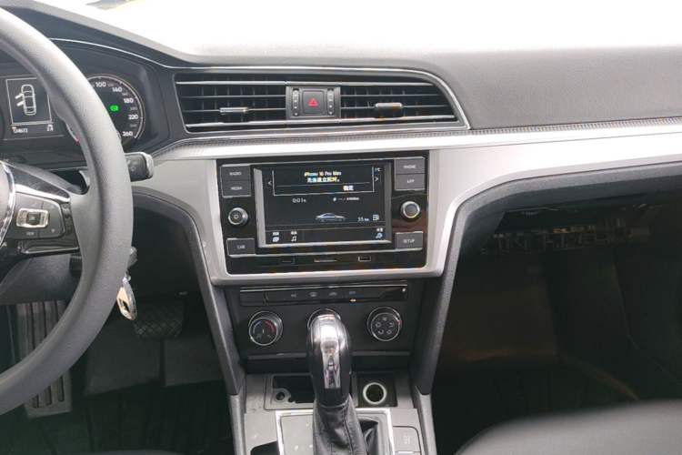 Used Volkswagen Lamando 2019 230TSI DSG Fashion Edition China V Standard Audio And AC Panel