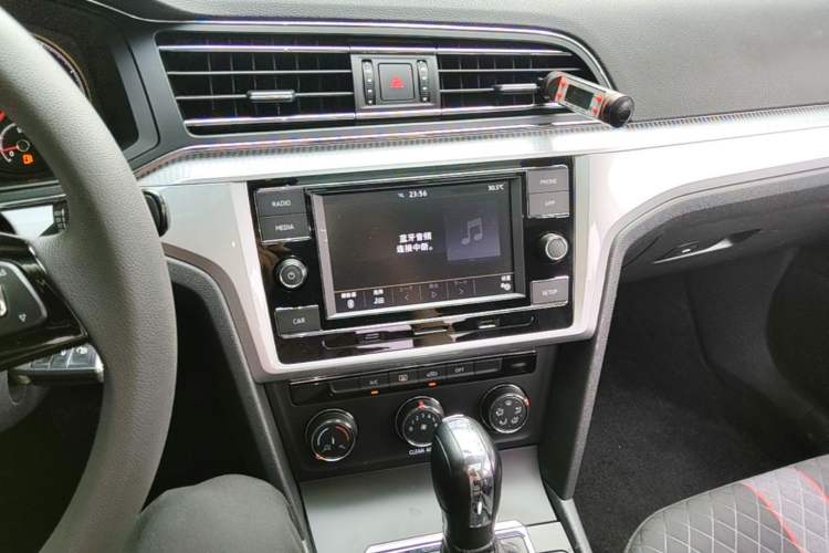 Used Volkswagen Lamando 2019 230TSI DSG Vision Edition China VI Standard Audio And AC Panel