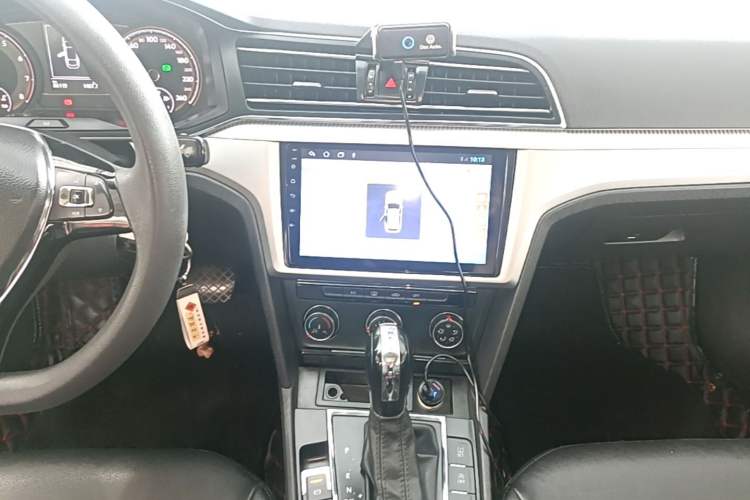 Used Volkswagen Lamando 2019 230TSI DSG Fashion Edition China VI Audio And AC Panel