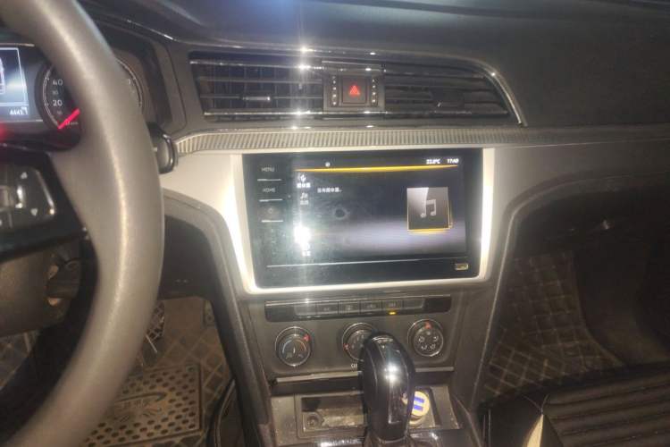 Used Volkswagen Lamando 2019 230TSI DSG Fashion Edition China V Standard Audio And AC Panel